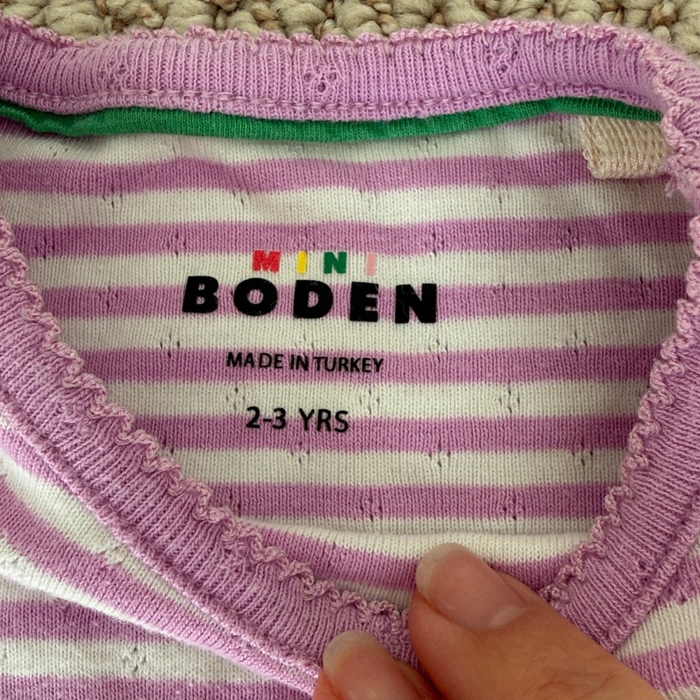 Mini Boden 4-piece Set! Two tops, Sweatshirt, and Leggings sz 2-3 years - Picture 2 of 13